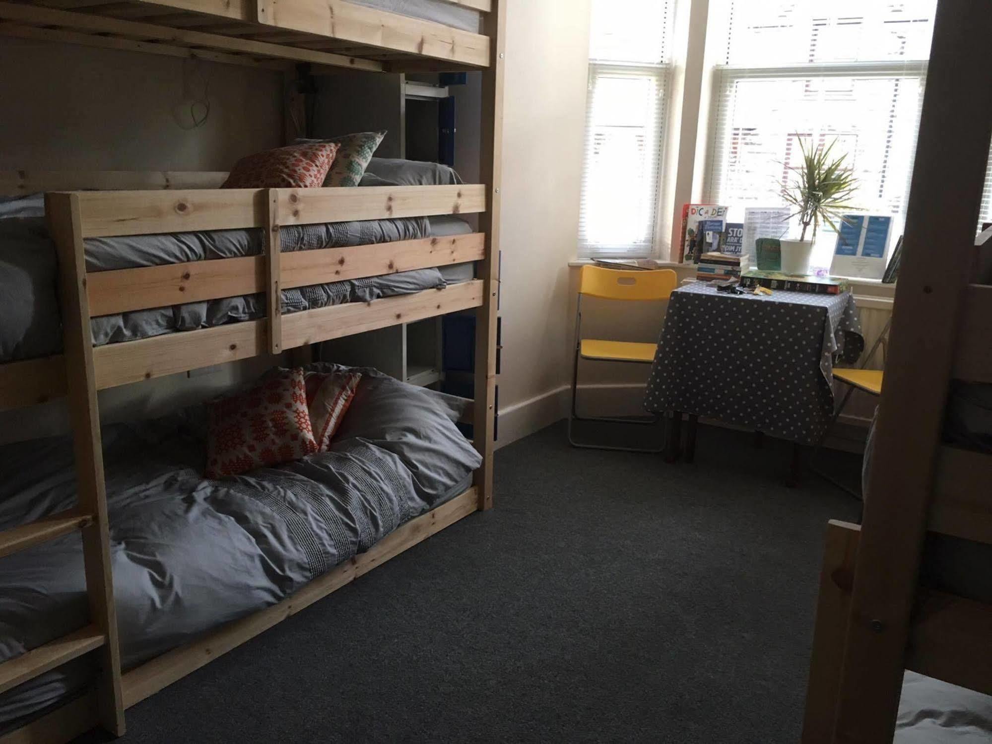 Self Catering Cellb Ffestiniog Hostel Blaenau Ffestiniog Exterior foto